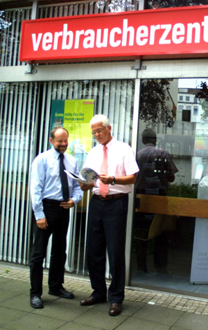 Das Foto zeigt Bürgermeister Franz Huhn mit dem Leiter der VZ Martin Wiehler