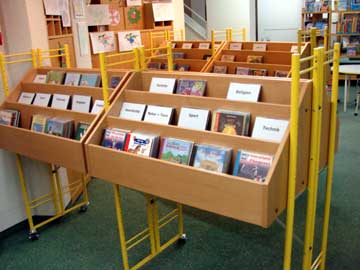 Das Angebot an CD-Sachgeschichten in der Stadtbibliothek