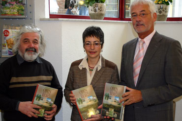 Reinhard Zado, Andrea Korte-Böger und Franz Huhn bei der Präsentation des neuen Buches.