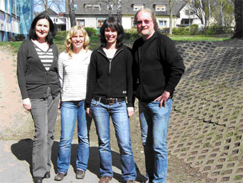 Das Bild zeigt Brigitta Zorenböhmer, Martina Jelken, Birgit Lange und Heinz-Gerd Kühnen