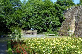 Das Bild zeigt den Rosengarten am Michaelsberg