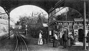 Das Bild zeigt die Drachenfelsbahn um das Jahr 1900