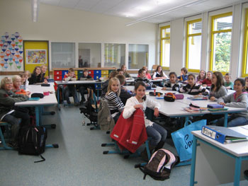 Das Bild zeigt eine Schulklasse des Schulzentrums Neuenhof 