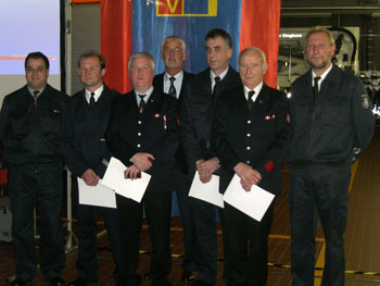 Das Bild zeigt die Mitglieder der Feuerwehr
