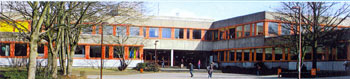 Das Bild zeigt das Schulzentrum Neuenhof
