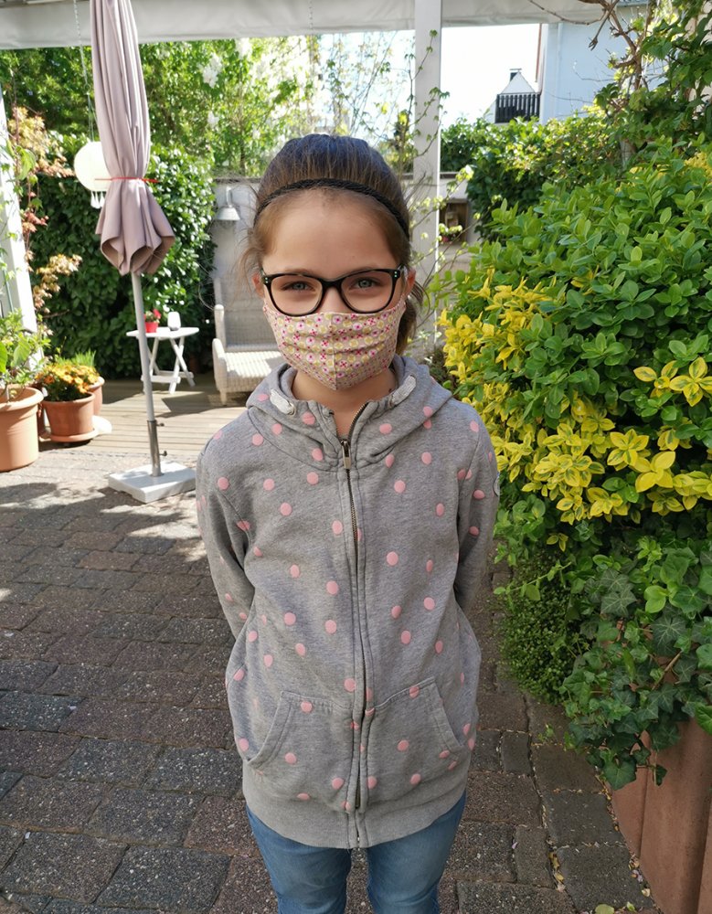 2020-04-27 - Gesichtsmaske Die 10-jährige Milla