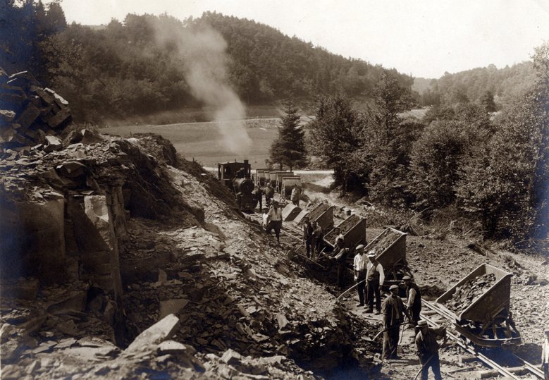 2020-08-01_wahnbachtalstrasse.jpg Bau der Wahnbachtalstraße 1925