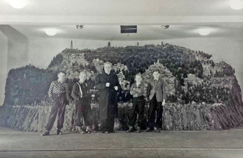 2020-12-11_krippen-kraheck-juergen-siegburg.jpg Krippen