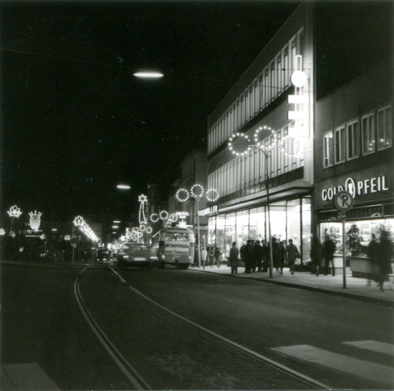 Weihnachtsbeleuchtung auf dem Markt 1964 Weihnachtsbeleuchtung auf dem Siegburger Markt 1964