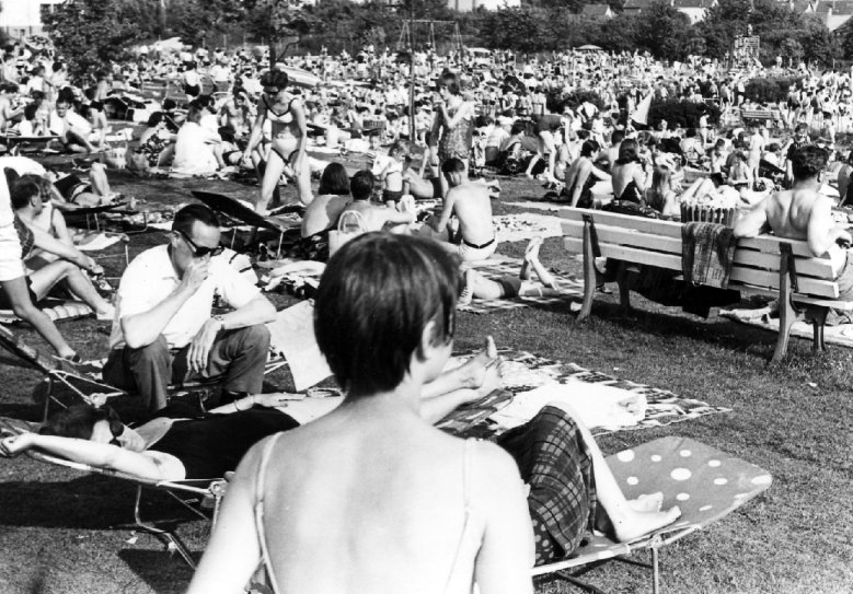 2020-06-14_freibad.jpg Freibad Siegburg um 1970