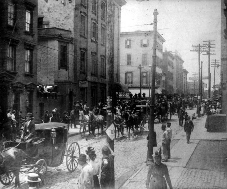 2020-06-30_leichenzug.jpg Leichenzug mit Hoboken-Opfern durch die Straßen von New York