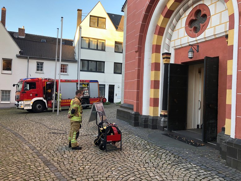 2020-11-09_fw-st-servatius.jpg Feuerwehr vor St. Servatius