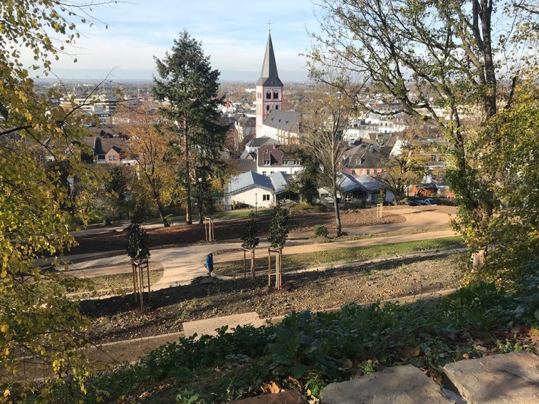 2020-11-15_terrassengarten.jpg Terrassengarten am Michaelsberg