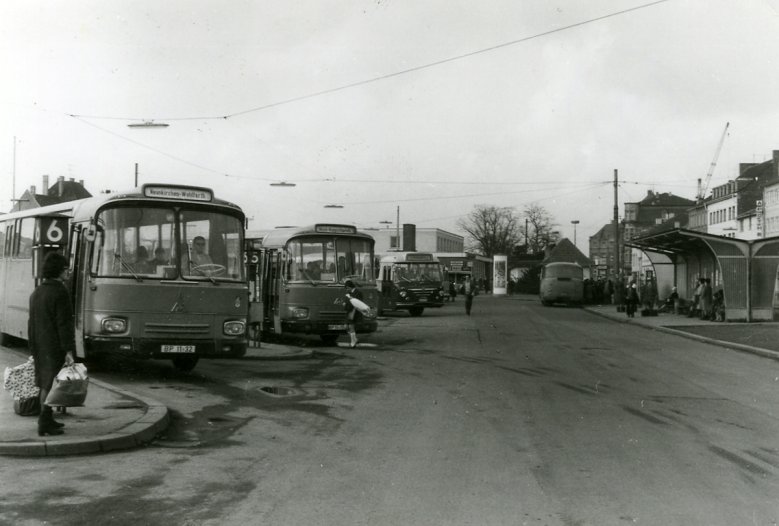 2020-10-11_omnibusbahnhof.jpg Siegburger Omnibusbahnhof Ende der 1960er
