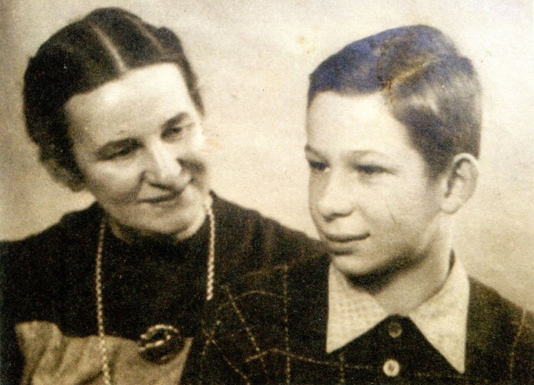 2020-10-28_unger-hartmut-1944.jpg Hartmut Unger 1944 mit seiner Mutter Charlotte