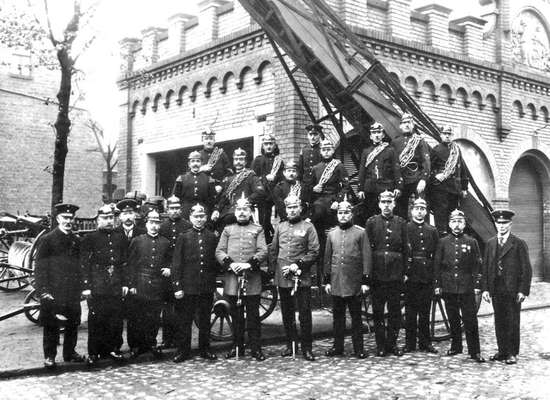 2020-10-29_feuerwehr.jpg Siegburger Feuerwehr um 1910