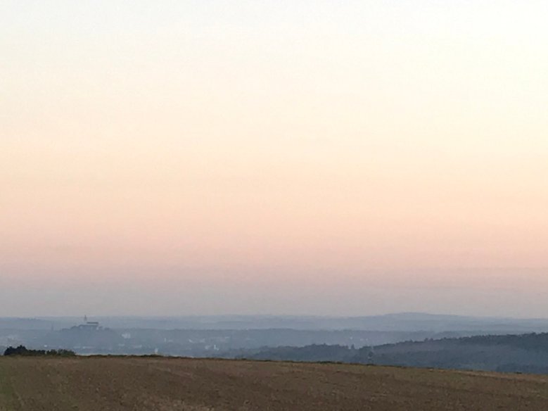 2020-09-15_abtei Himmel kurz vor Sonnenaufgang über Siegburg.