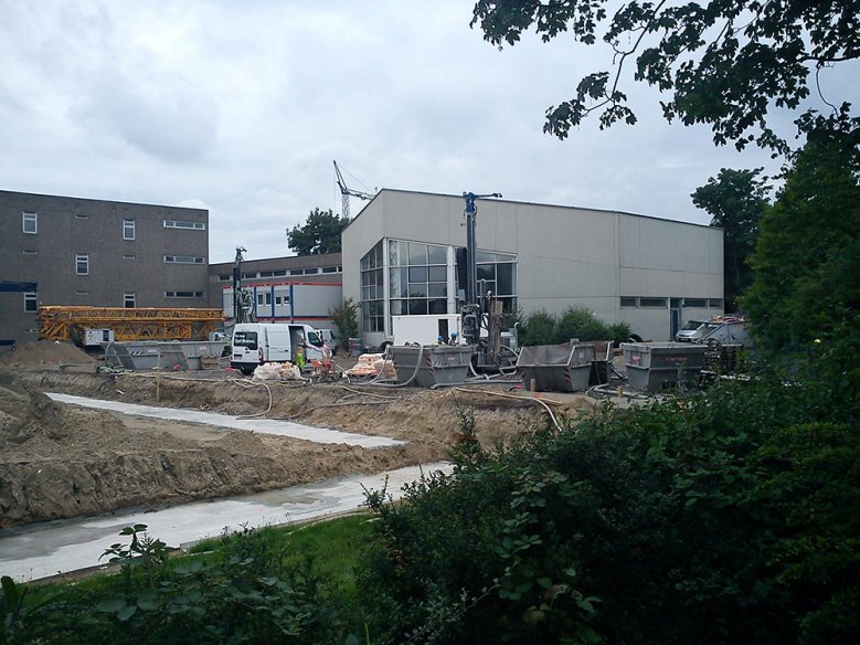 2020-09-15_turnhalle.jpg Grundsteinlegung für die Vierfachturnhalle am Seidenberg 2010