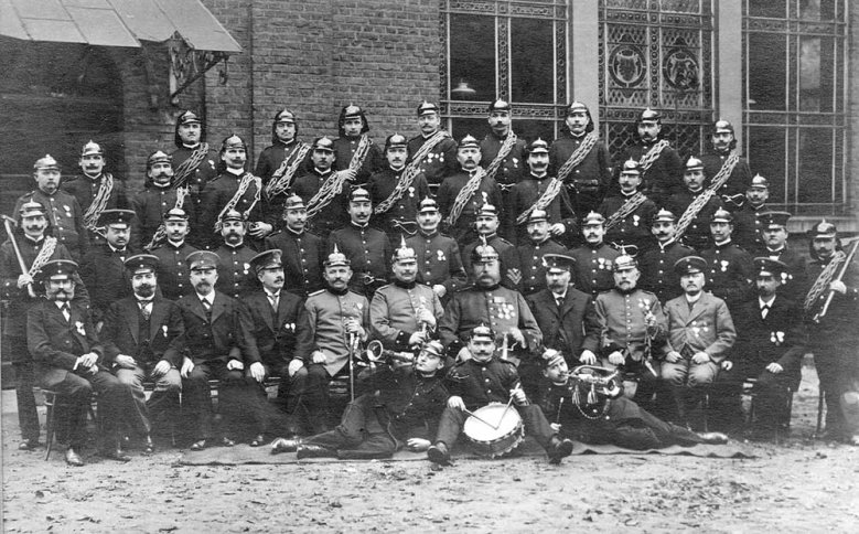 Feuerwehr Feuerwehr Siegburg um 1900 vor dem Schützenhaus