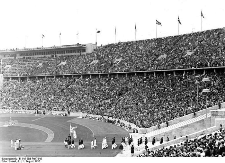 Einzug der Athleten ins Olympiastadion der Reichshauptstadt. Einzug der Athleten ins Olympiastadion der Reichshauptstadt.