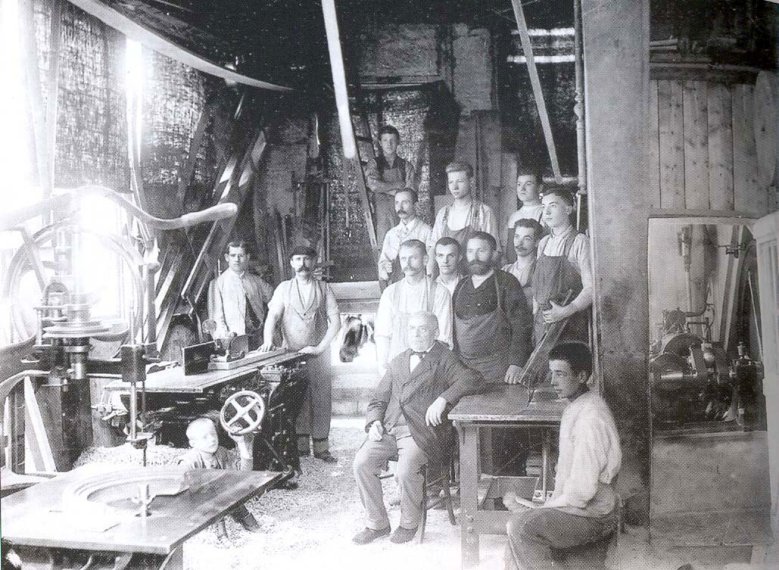 Belegschaft Schmandt 1895 Die Belegschaft der Firma Schmandt in der Bahnhofstraße um 1895
