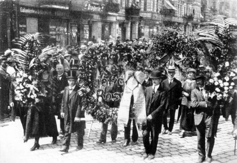 Beerdigungszug für Rosa Luxemburg in Berlin Beerdigungszug für Rosa Luxemburg in Berlin