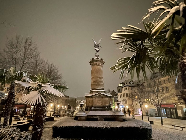 Viktoria auf dem Markt im Schnee Denkmal Viktoria auf dem Markt im Schnee am 17.Januar 2021