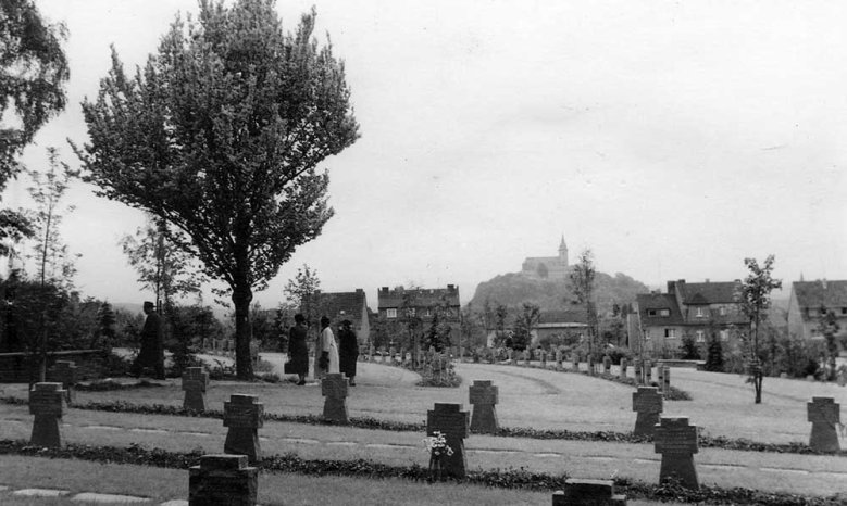 Nordfriedhof 1956 Einweihung der Ehrenanlage auf dem Nordfriedhof 1956.
