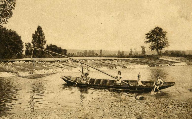 Kinder am Siegwehr um 1915