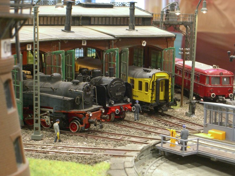 Modellbahn Modelbahnhof mit Modelbahnen