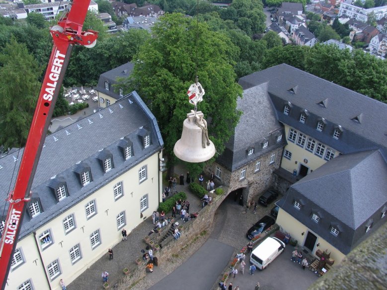 Abteiglocken Installation der neuen Glocke im Jahr 2006