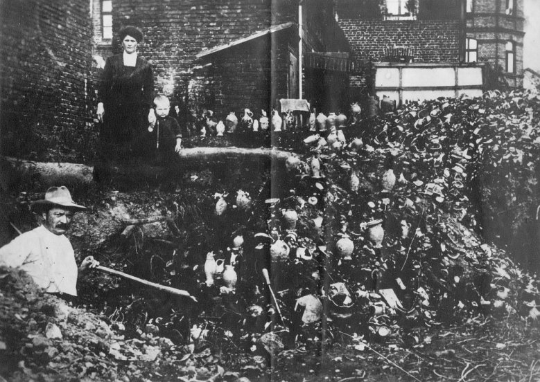Scherbenberg Ausgrabungen am Scherbenberg Aulgasse im Jahre 1914