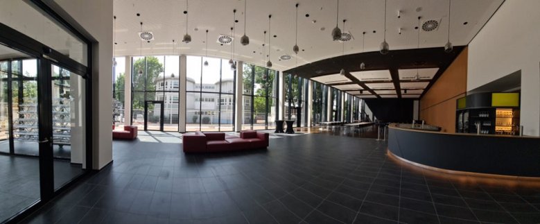 Rhein Sieg Forum Eingangsbereich des Rhein Sieg Forums mit Blick in den kleinen Saal