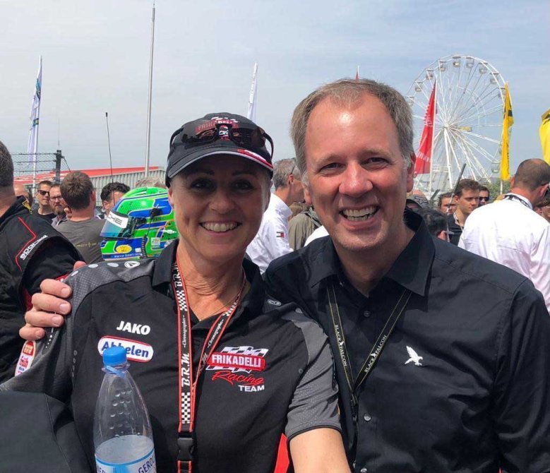 Sabine Schmitz Sabine Schmitz, die schnelle Rennfahrerin aus Adenau mit Martin Rosorius
