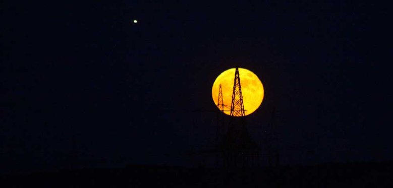 Vesakh-Vollmond-und-Venus-MA-Schmiedel Vesakh-Vollmond-und-Venus
