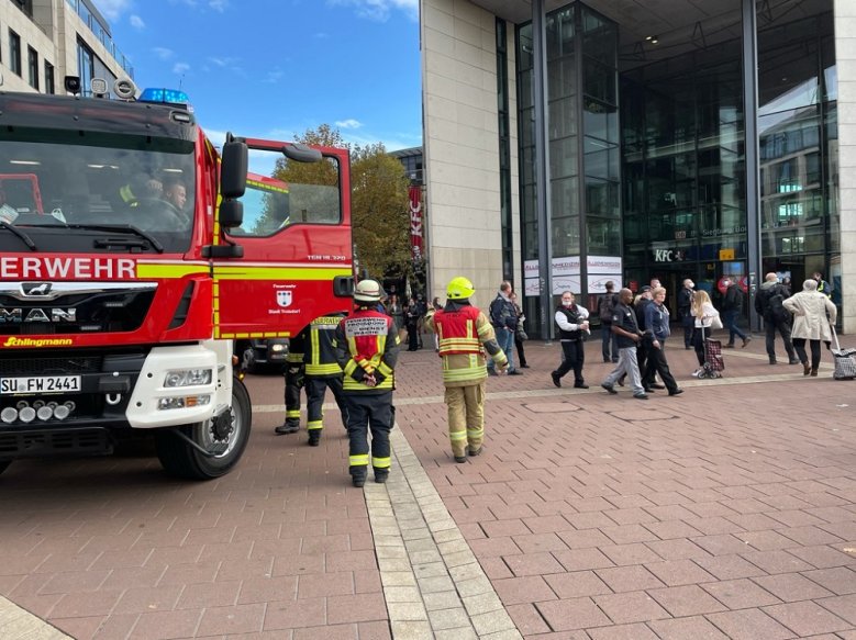 Feuerwehr Straßenbahnbrand Feuerwehr Straßenbahnbrand