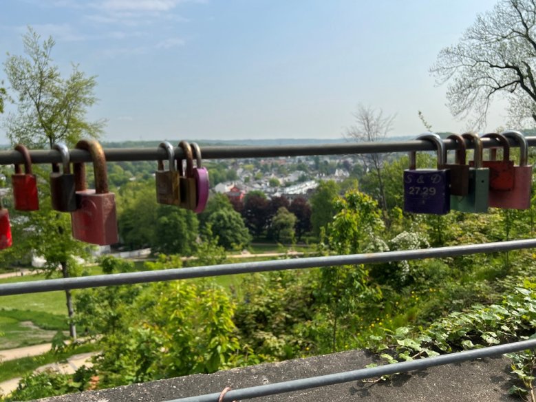 Tag des Liebesschlosses Aussicht im Rosengarten