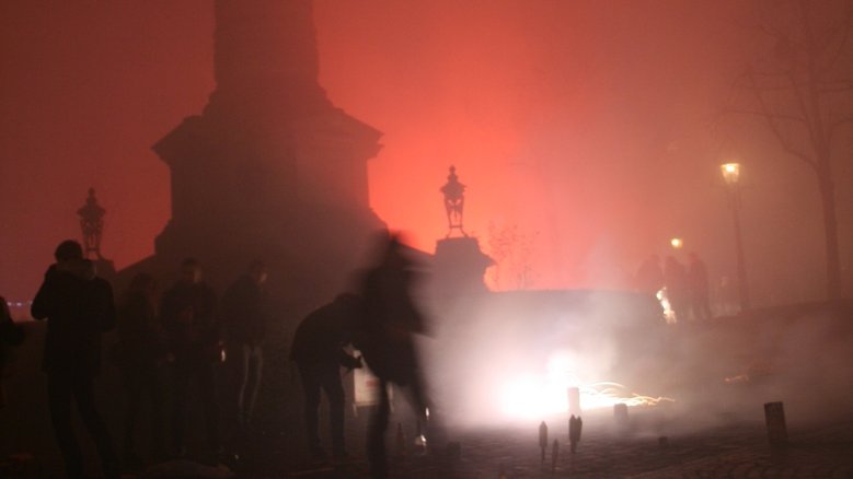 Silvester auf dem Markt 2016 Rote Rauchwolken