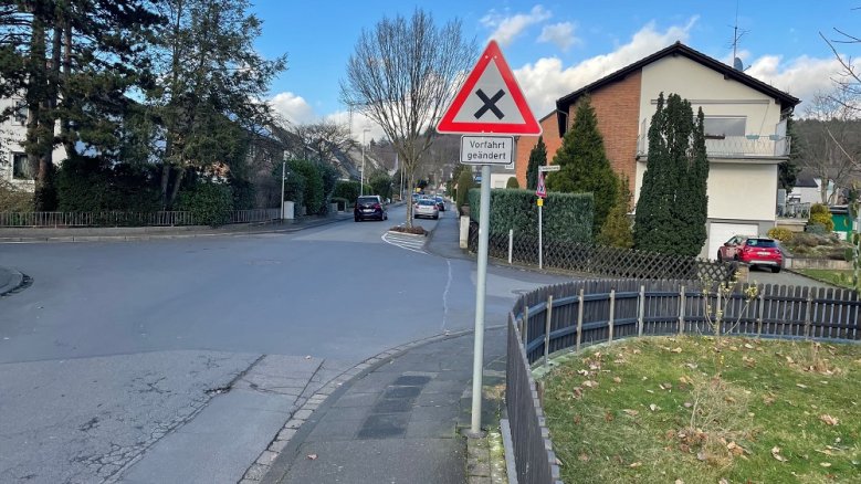 Vorfahrt Buchenweg Kaldauen Vorfahrt Buchenweg Kaldauen