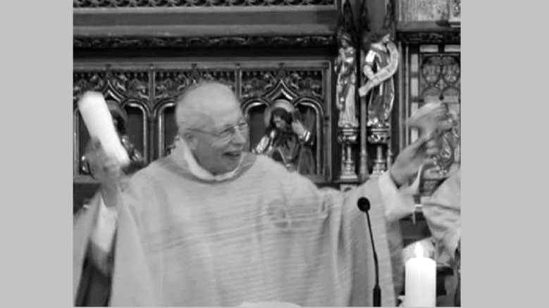 Winfried Rameil ein Jahr vor seinem Tod beim Abschiedsgottesdienst 2016 in der Annokirche Winfried Rameil ein Jahr vor seinem Tod beim Abschiedsgottesdienst 2016 in der Annokirche