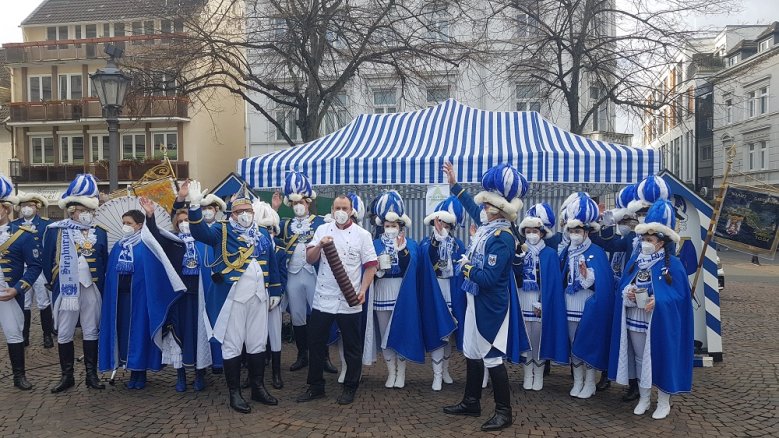 Baumkuchenverkauf Funken Blau-Weiß Baumkuchenverkauf Funken Blau-Weiß