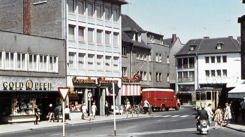 Oberer Markt mit Straßenbahn, Stüssgen Oberer Markt mit Straßenbahn, Stüssgen