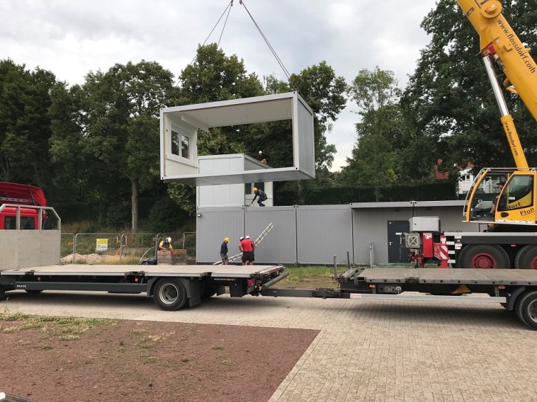 Anlieferung Container BildungsCampus Neuenhof