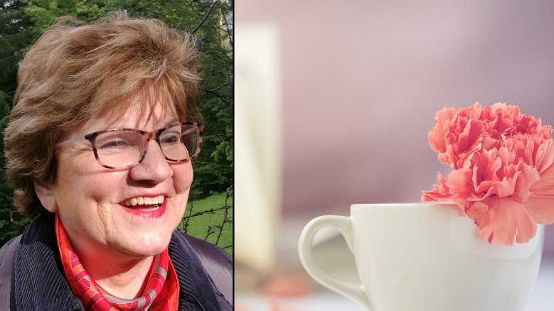 2022-02-04_Bibliothek-Auf ein Buch.jpg Lioba Herhaus und Tasse