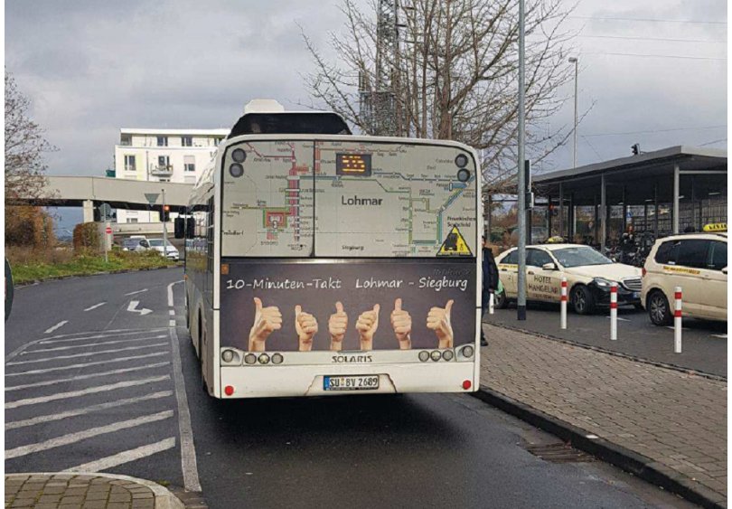 Taktverdichtung Ein Bus von hinten Fotografiert