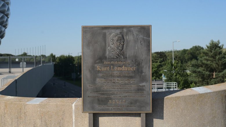 Gedenktafel für Kurt Landauer an der Allianz-Arena David Rasp/Wikipedia
