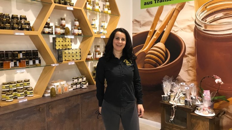 Bienenmagie Ioana Vasi, Inhabering der "Bienenmagie"