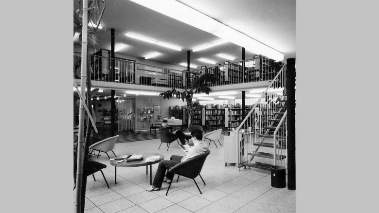 Bibliothek innen Bibliothek innen
