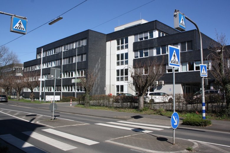 Freie Christliche Gesamtschule Außenansicht der Freien Christlichen Gesamtschule an der Frankfurter Straße