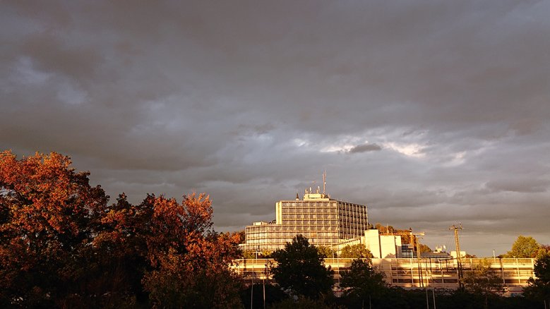 2020-10-05_kreishaus-dagmar-dehmel.jpg Das Kreishaus in der Abendsonne Oktober 2020